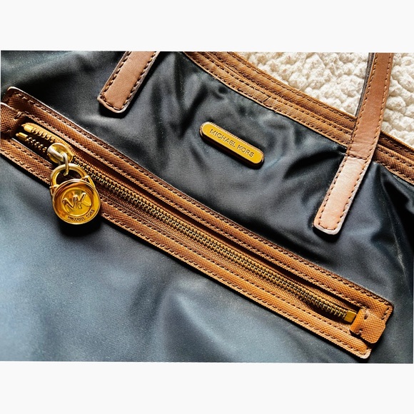 Micheal Kors Kempton Large Tote blue Bag - Picture 7 of 13